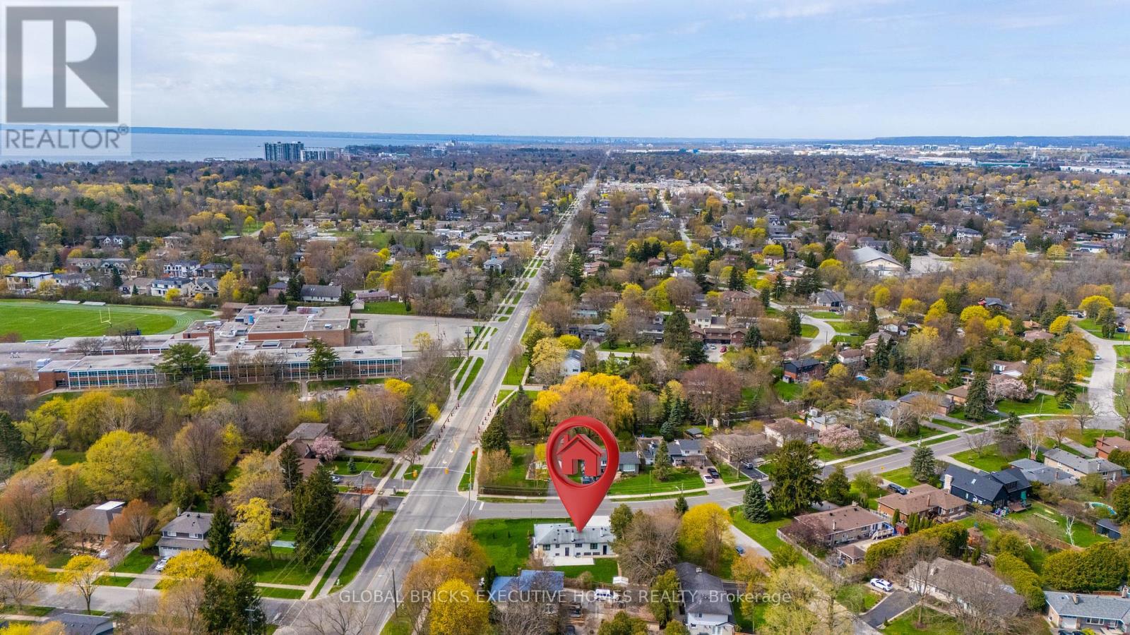 307 Lees Lane, Oakville, Ontario  L6L 4S2 - Photo 2 - W13093220