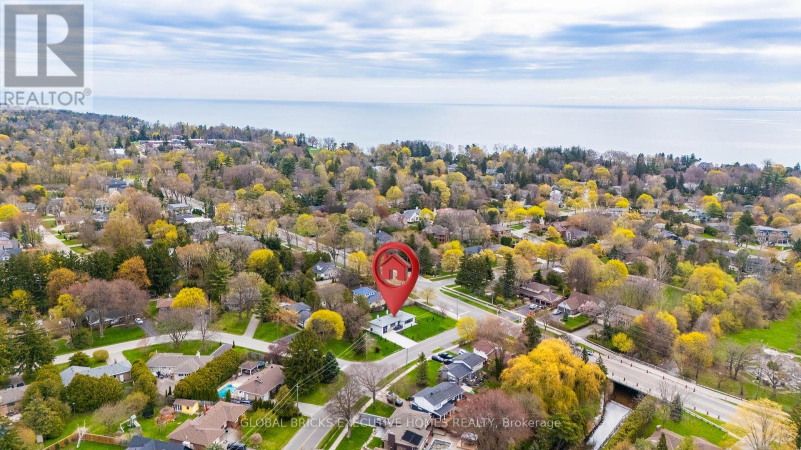 307 Lees Lane, Oakville, Ontario  L6L 4S2 - Photo 3 - W13093220