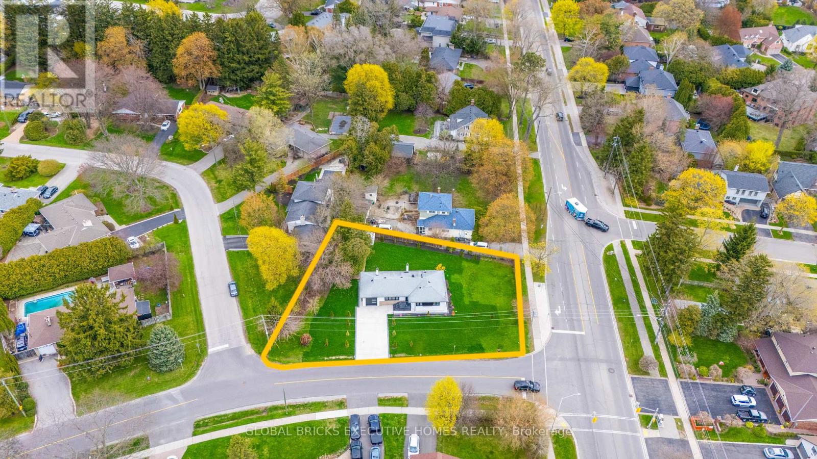 307 Lees Lane, Oakville, Ontario  L6L 4S2 - Photo 9 - W13093220