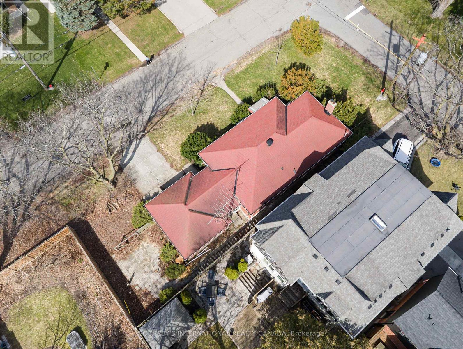47 Grenview Boulevard, Toronto, Ontario  M8Y 3R9 - Photo 36 - W13093226