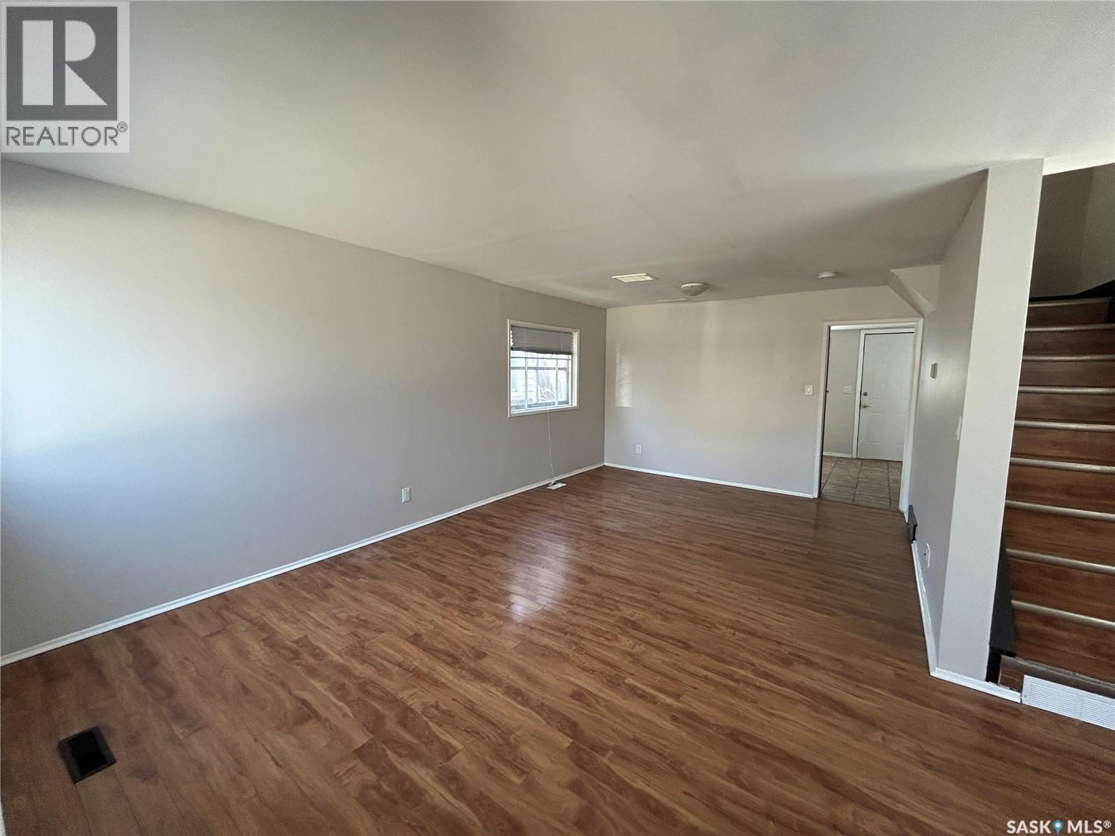 607 28th Street W, Saskatoon, Saskatchewan  S7L 0L2 - Photo 2 - SK035069