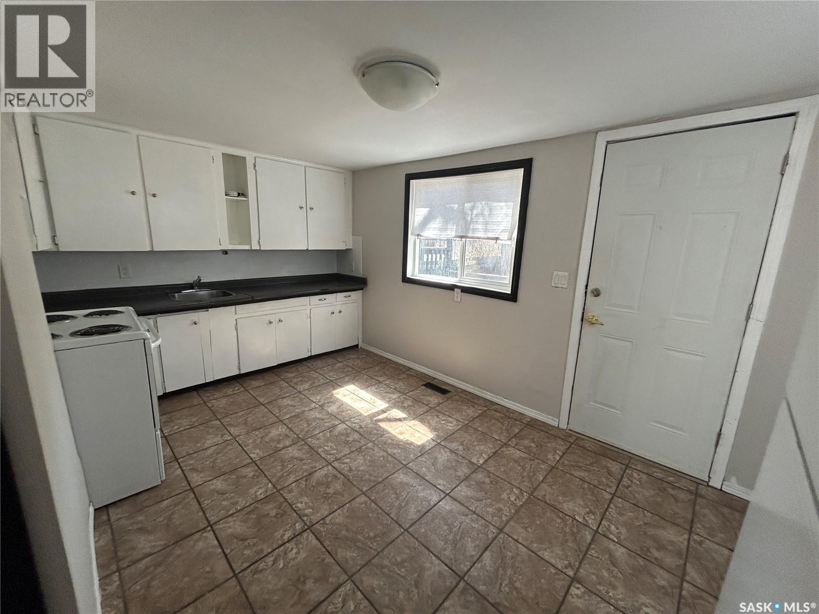 607 28th Street W, Saskatoon, Saskatchewan  S7L 0L2 - Photo 4 - SK035069