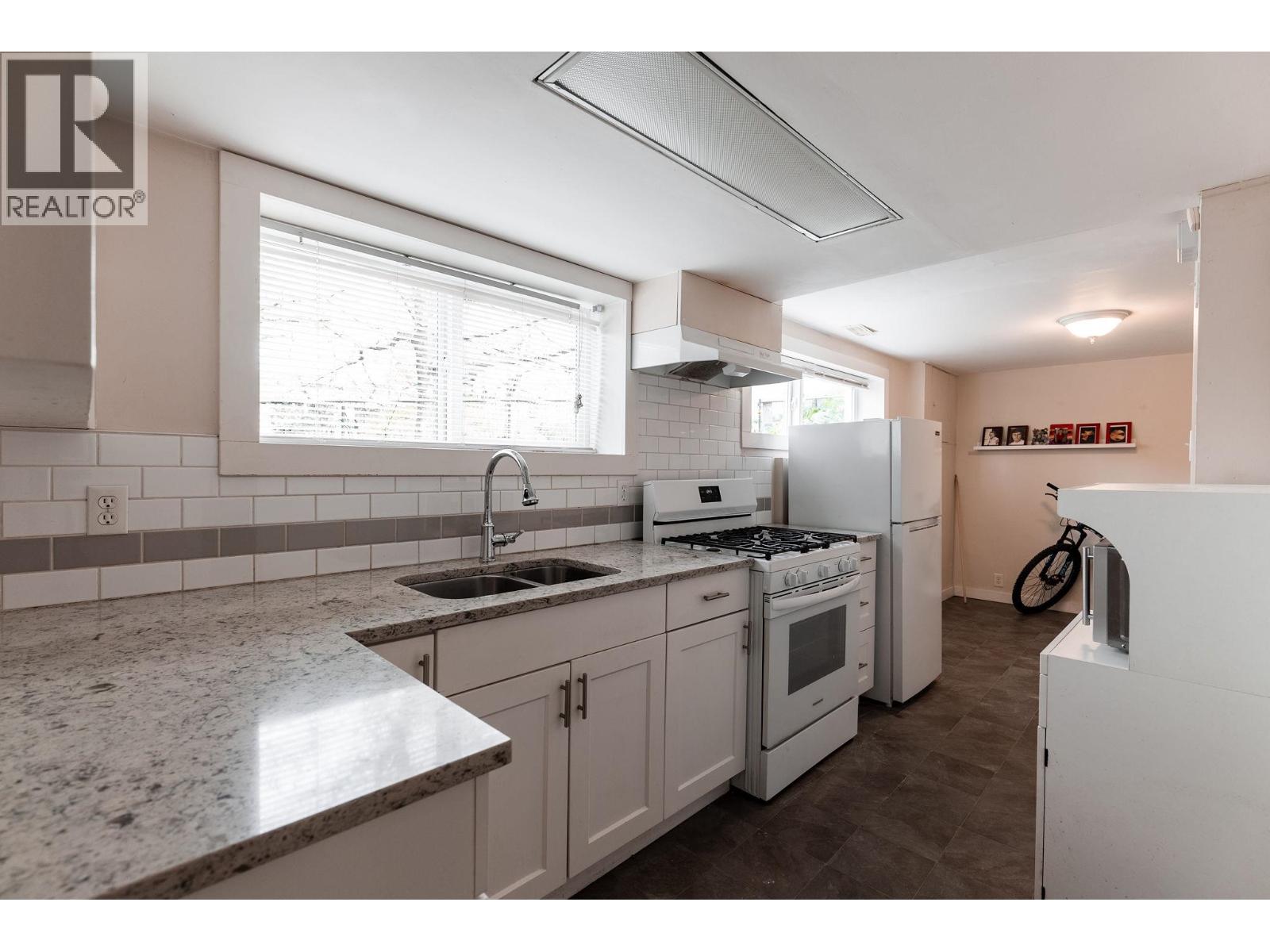 832 Salsbury Drive, Vancouver, British Columbia  V5L 4A2 - Photo 25 - R3119971