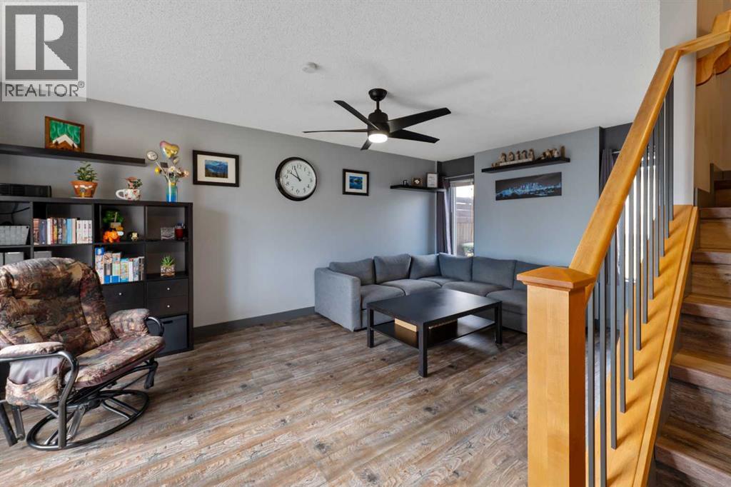 11 Woodside Circle, Airdrie, Alberta  T4B 2H8 - Photo 3 - A2306715