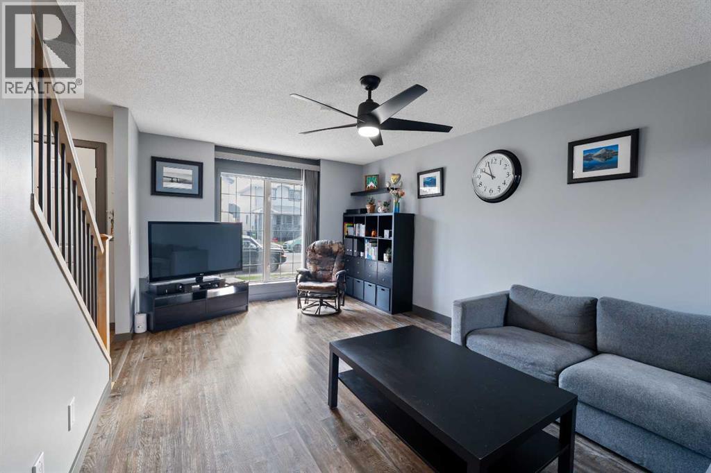 11 Woodside Circle, Airdrie, Alberta  T4B 2H8 - Photo 6 - A2306715