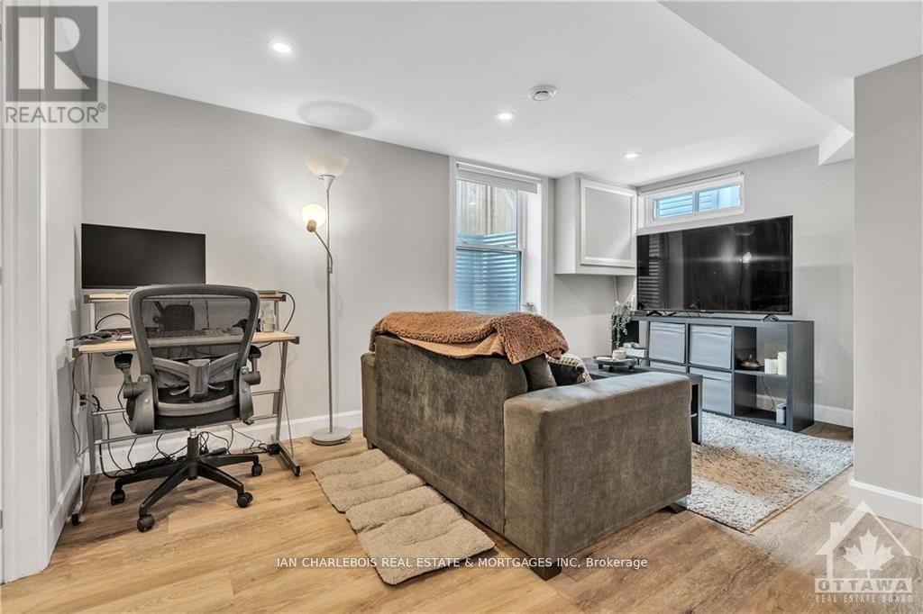 B - 820 Smyth Road, Ottawa, Ontario  K1G 1P3 - Photo 4 - X13044898