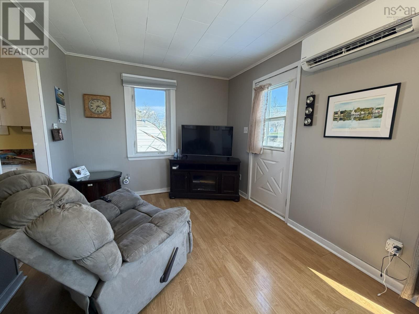 2367 Athol Road, Springhill, Nova Scotia  B0M 1X0 - Photo 9 - 202609851
