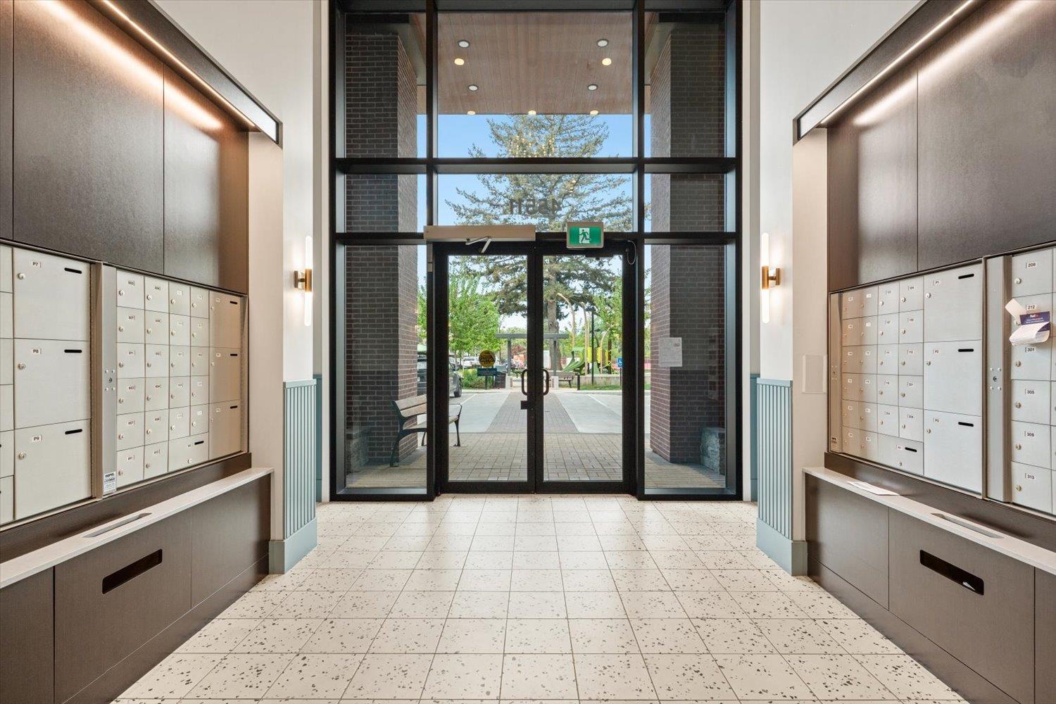 202 45511 Campus Drive, Garrison Crossing, Chilliwack, British Columbia  V2R 6K8 - Photo 3 - R3118976
