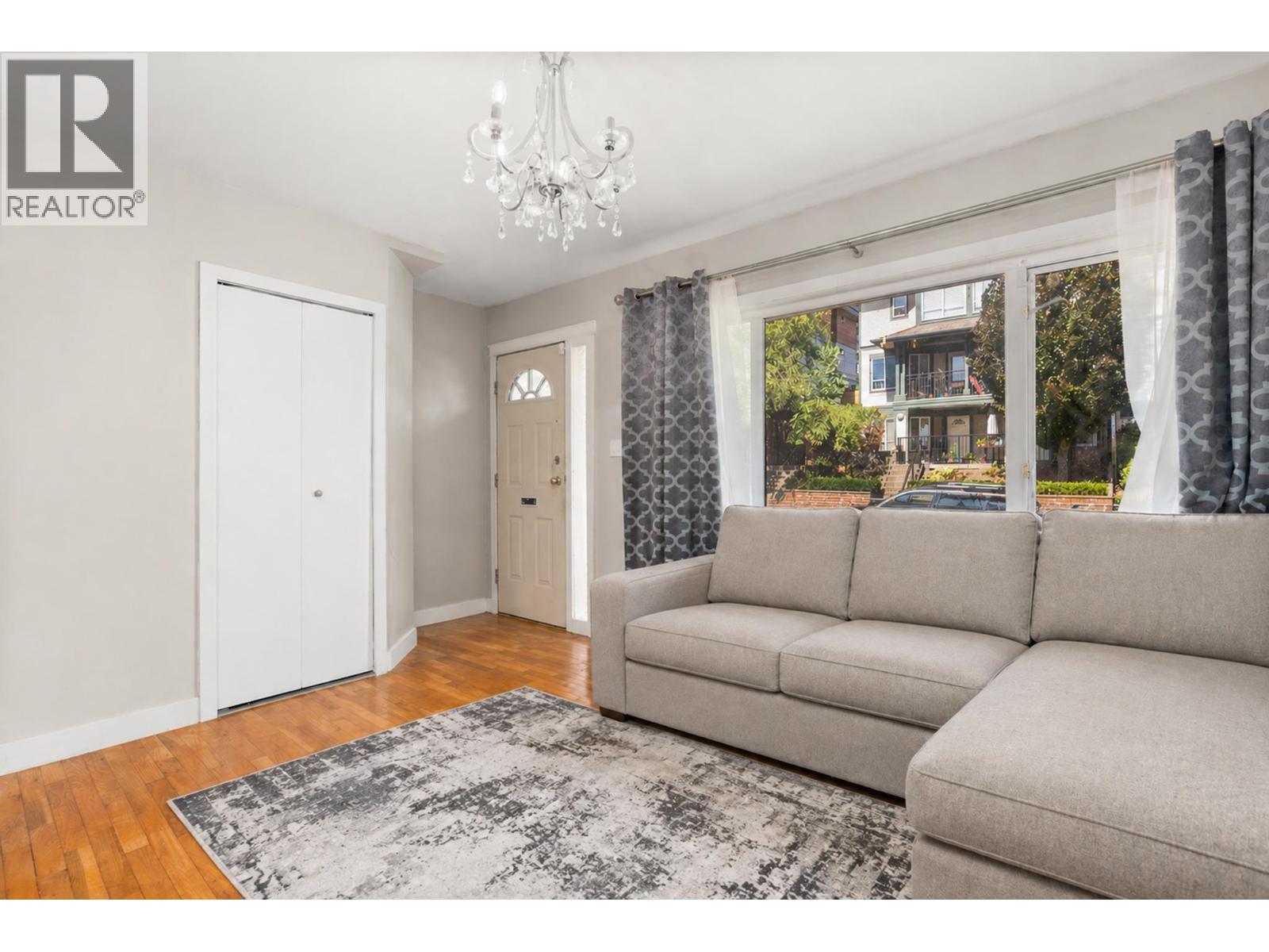 212 Mowat Street, New Westminster, British Columbia  V3M 4B2 - Photo 11 - R3120244