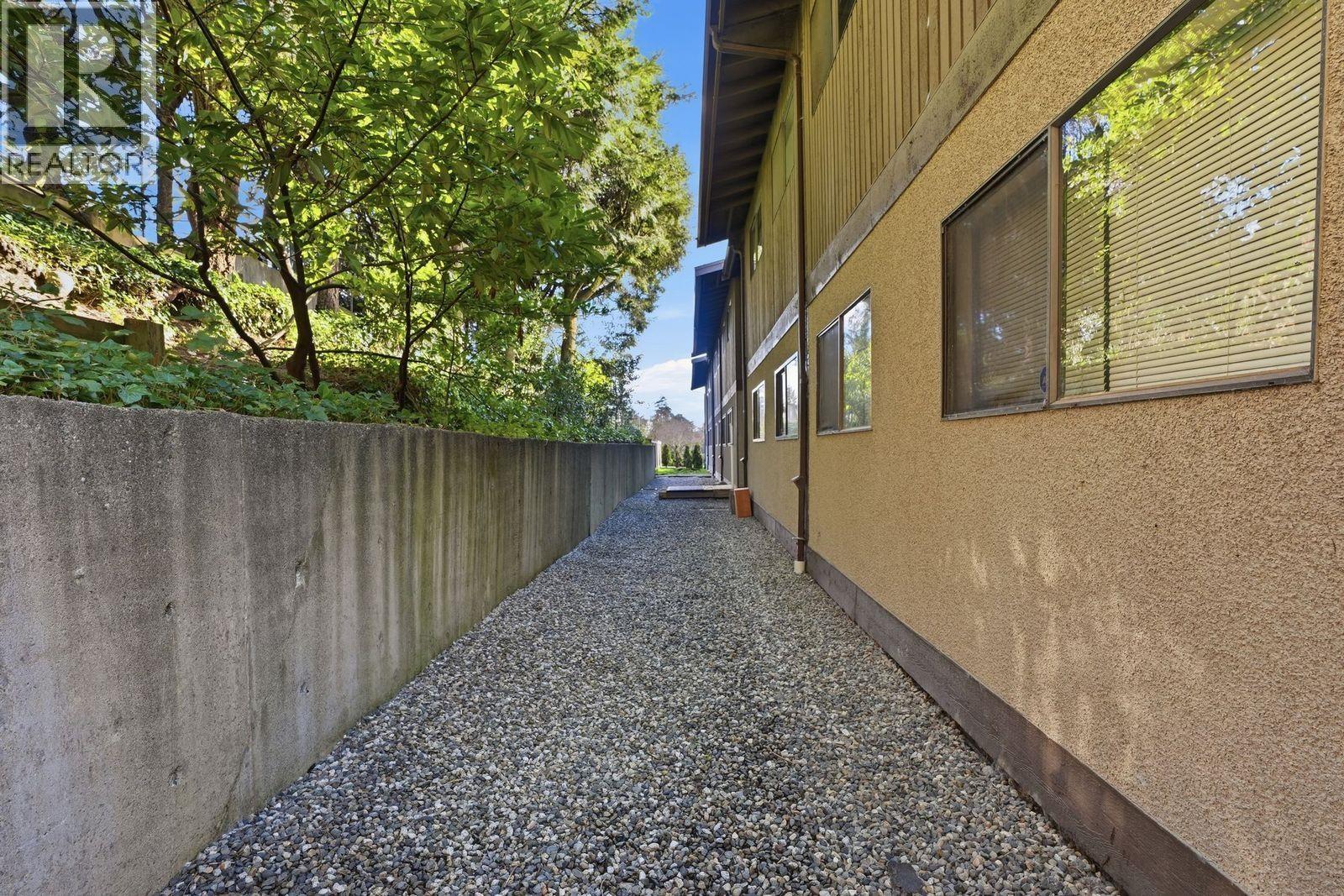 1021 Old Lillooet Road, North Vancouver, British Columbia  V7J 3H6 - Photo 33 - R3120429