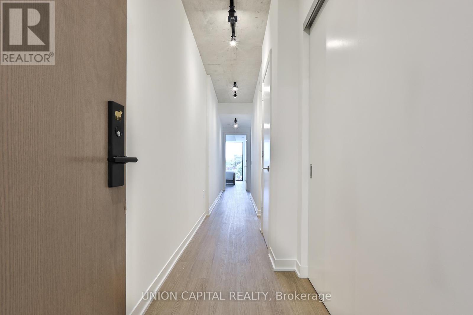 402 - 195 Mccaul Street, Toronto, Ontario  M5T 1W6 - Photo 2 - C13093270
