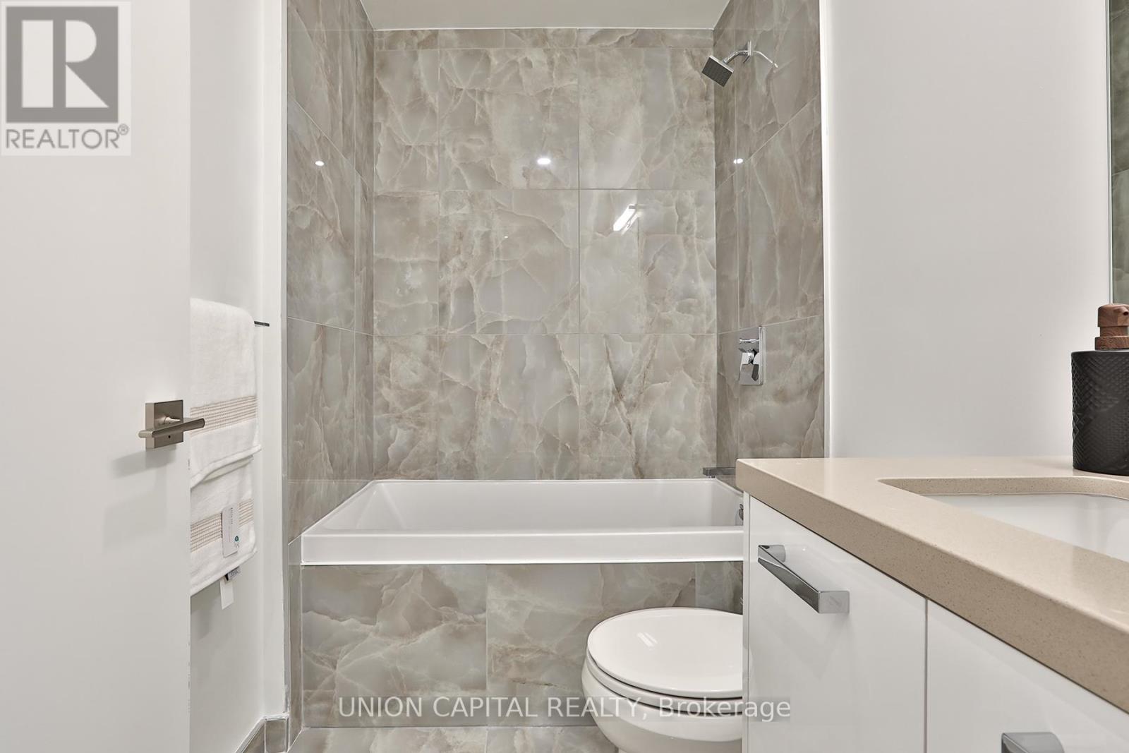 402 - 195 Mccaul Street, Toronto, Ontario  M5T 1W6 - Photo 4 - C13093270