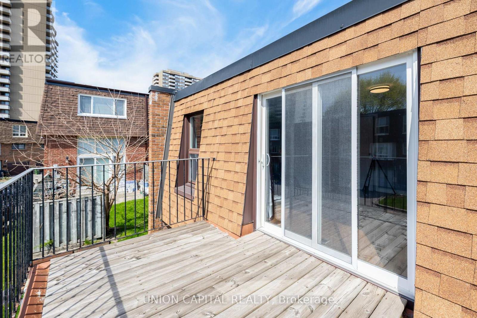 227 Huntingdale Boulevard, Toronto, Ontario  M1W 1T2 - Photo 25 - E13093274