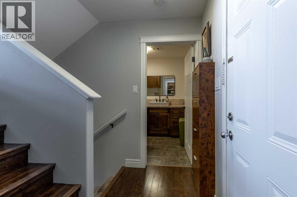 5, 16 Sunridge Boulevard W, Lethbridge, Alberta  T1J 1X5 - Photo 21 - A2307656
