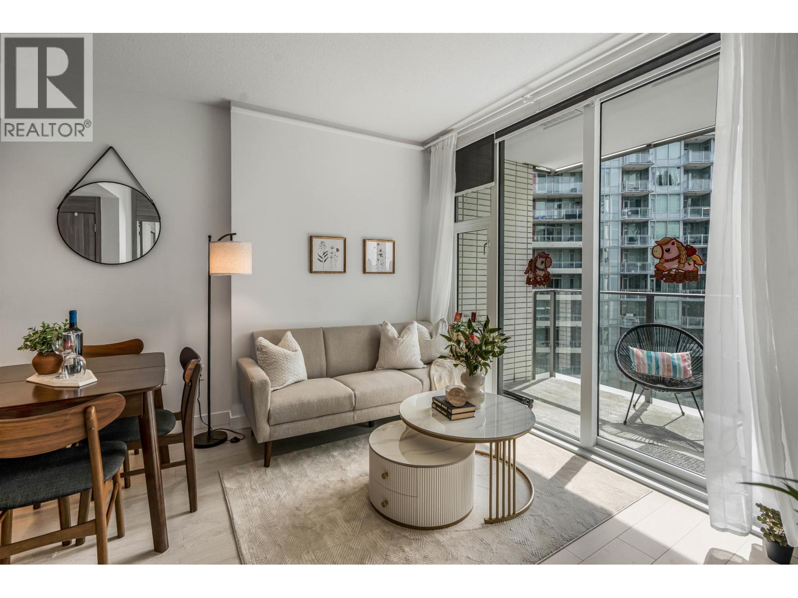 883 8671 Hazelbridge Way, Richmond, British Columbia  V6X 0W9 - Photo 2 - R3119064