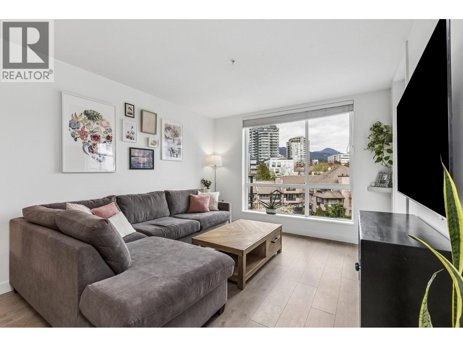 511 108 E 8th Street, North Vancouver, British Columbia  V7L 0H1 - Photo 2 - R3120483