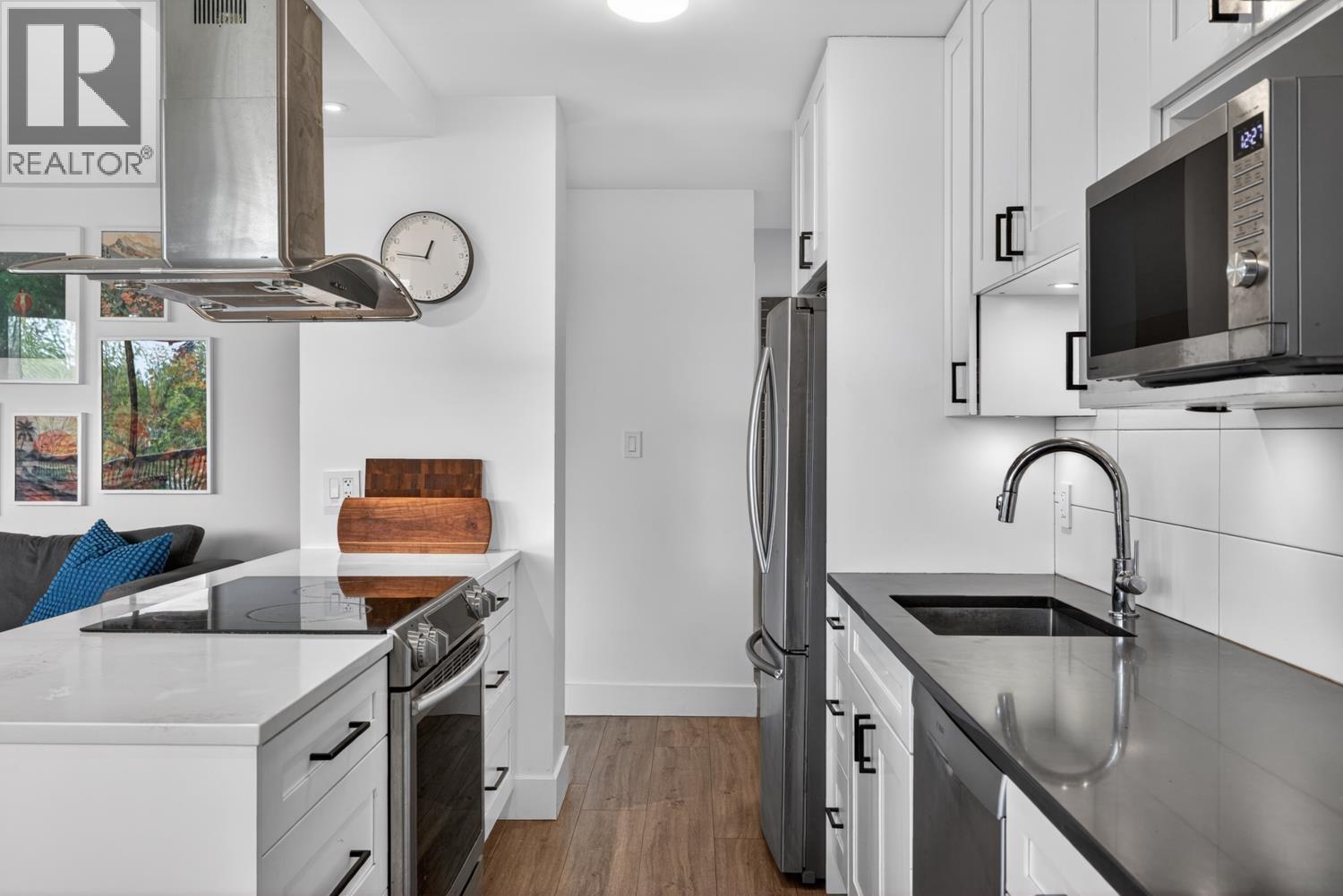 804 2041 Bellwood Avenue, Burnaby, British Columbia  V5B 4V5 - Photo 4 - R3120508