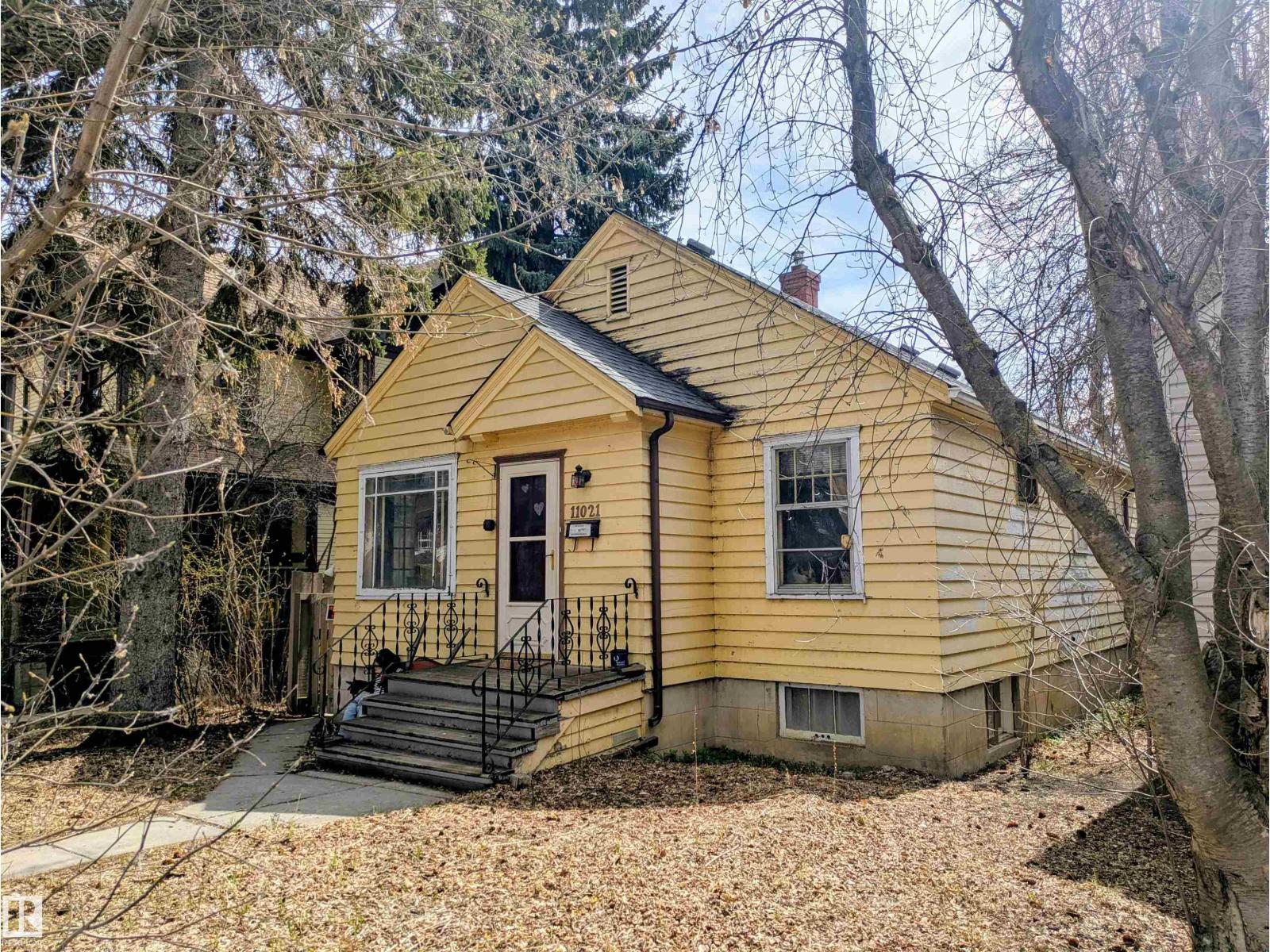 11021 80 Av NW, Edmonton, Alberta  T6G 0R2 - Photo 1 - E4474521