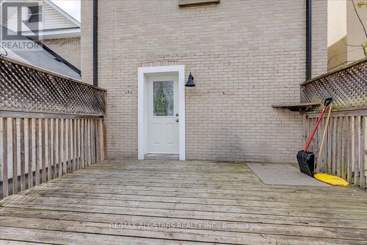 Main Floor - 387 Ontario Street, Newmarket, Ontario  L3Y 2K5 - Photo 14 - N13038544
