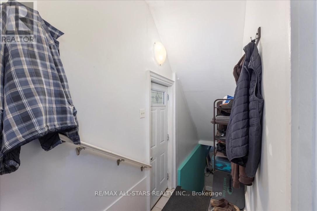 Main Floor - 387 Ontario Street, Newmarket, Ontario  L3Y 2K5 - Photo 6 - N13038544