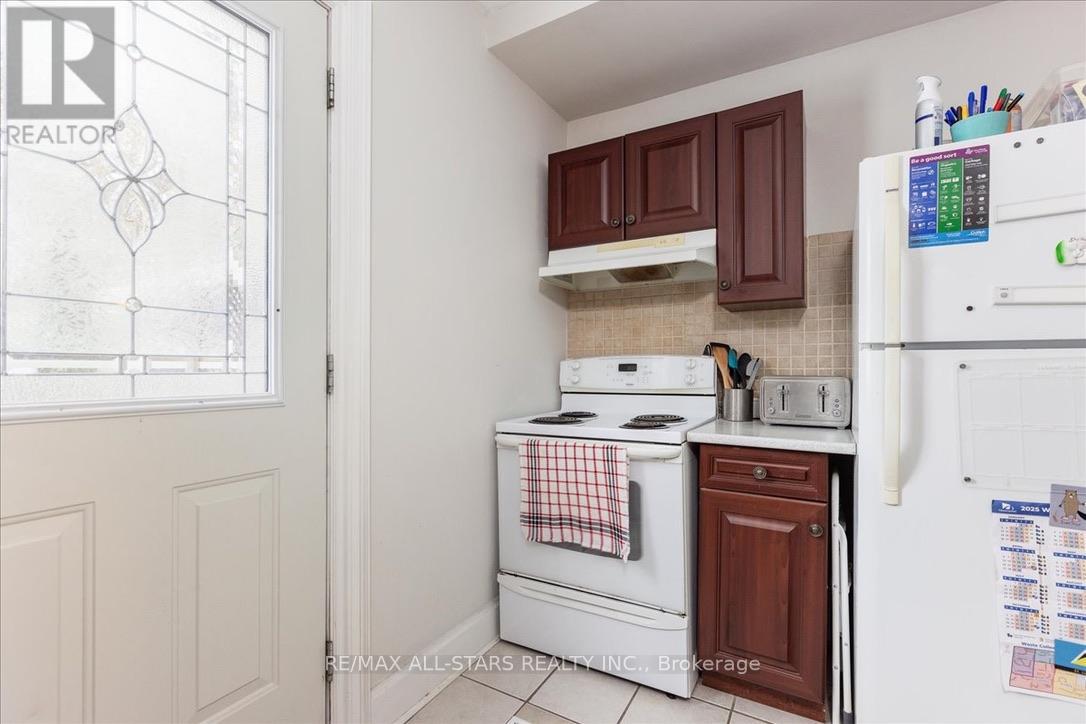 Main Floor - 387 Ontario Street, Newmarket, Ontario  L3Y 2K5 - Photo 8 - N13038544
