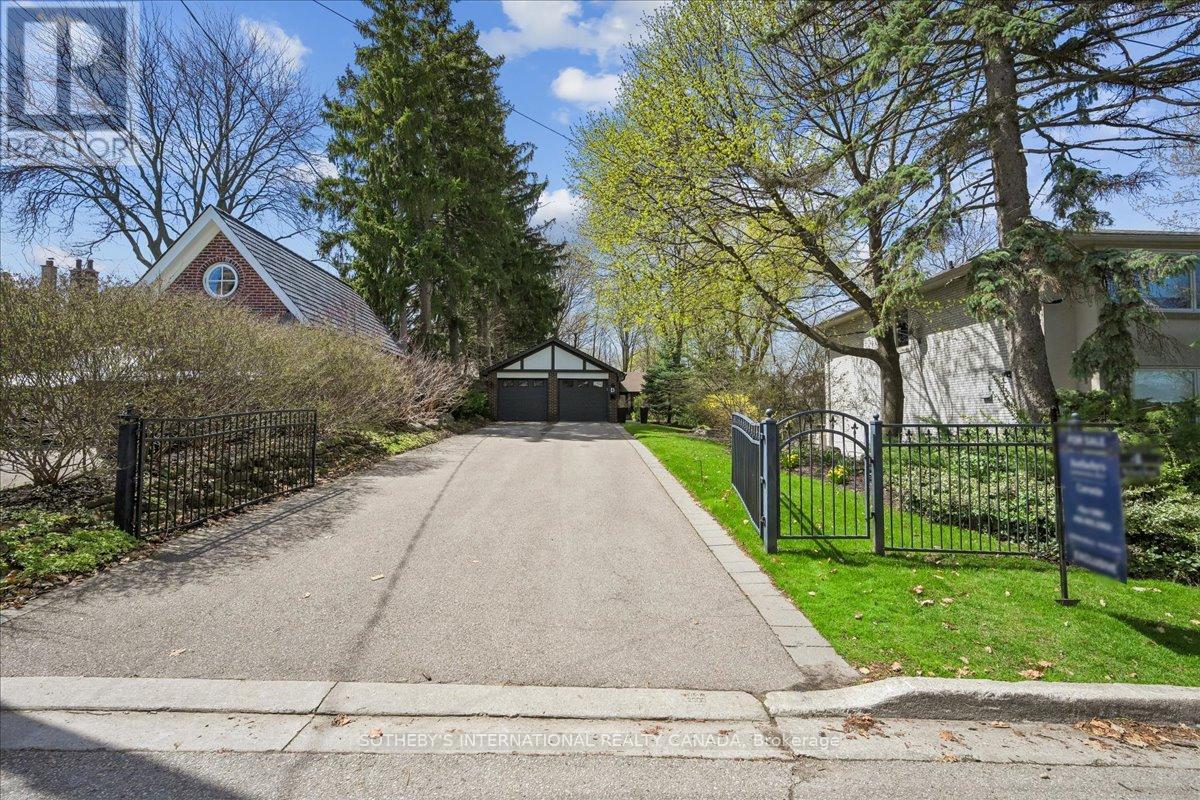 4 WALFORD ROAD, Toronto, Ontario