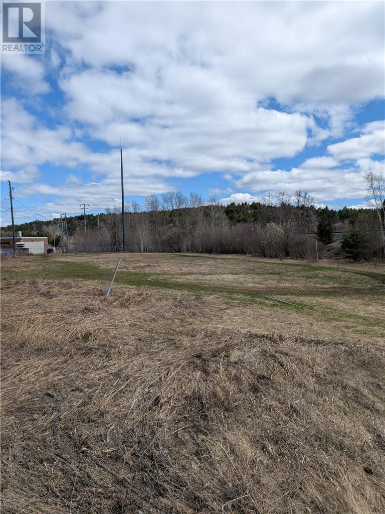 25 Savard Road, Wahnapitae, Ontario  P0M 3C0 - Photo 2 - 2127542