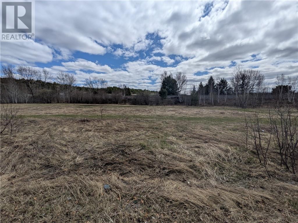 25 Savard Road, Wahnapitae, Ontario  P0M 3C0 - Photo 3 - 2127542