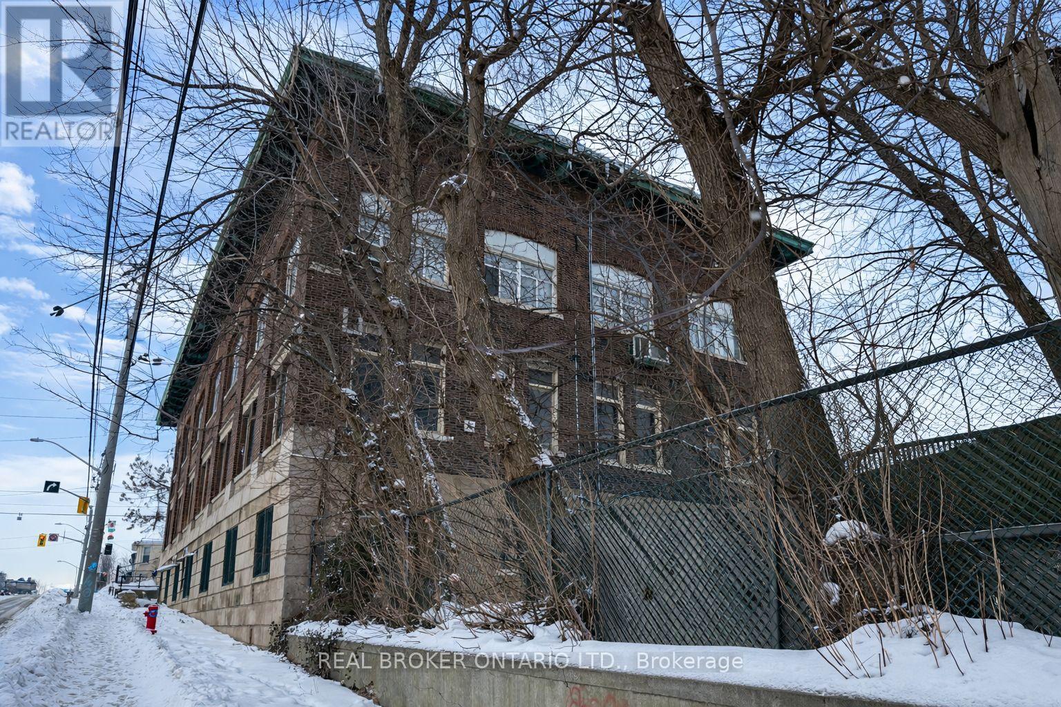 B - 231 Bay Street N, Hamilton, Ontario  L8R 2R1 - Photo 15 - X12869358