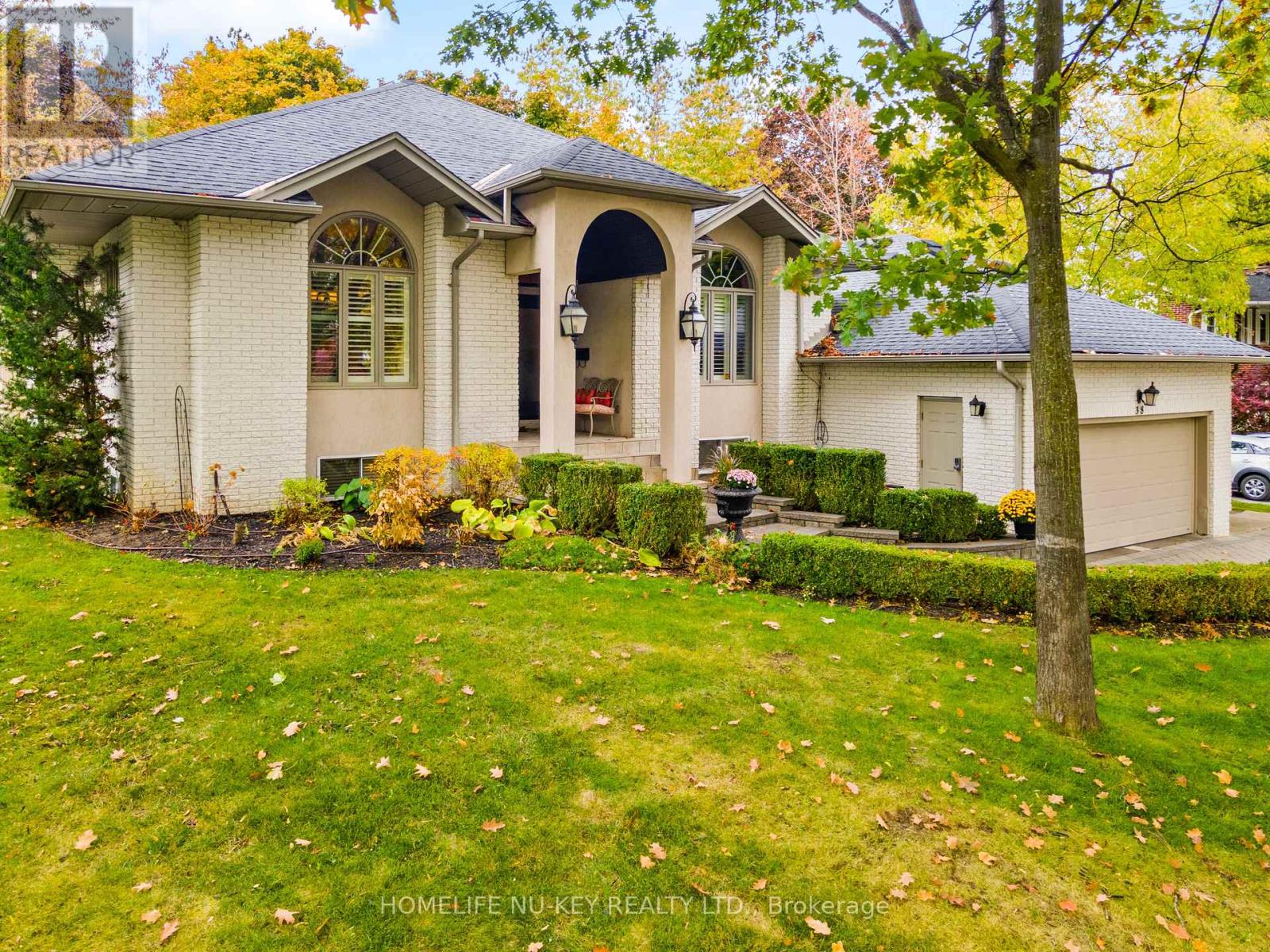 38 Castle Drive, Barrie, Ontario  L4N 1R1 - Photo 2 - S13093314