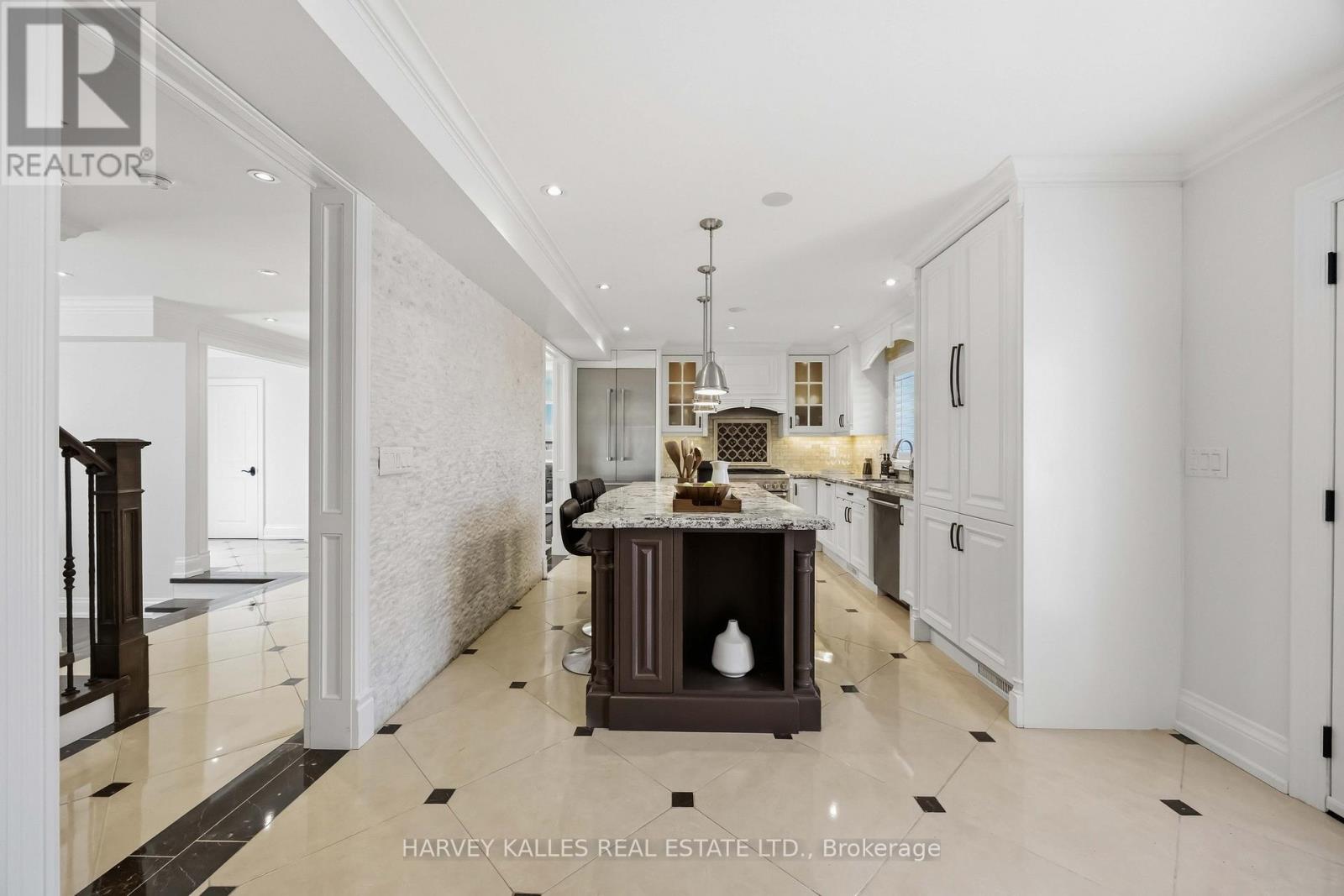 27 Ashley Park Road, Toronto, Ontario  M9A 4C9 - Photo 12 - W13093292