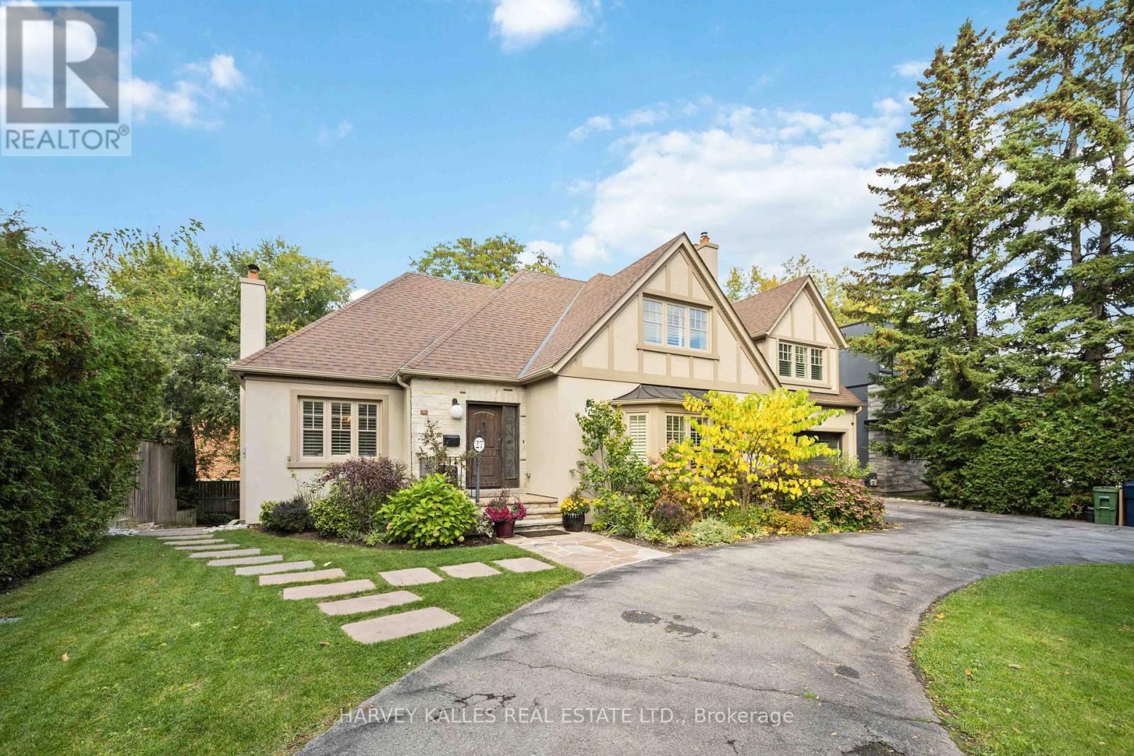 27 Ashley Park Road, Toronto, Ontario  M9A 4C9 - Photo 2 - W13093292