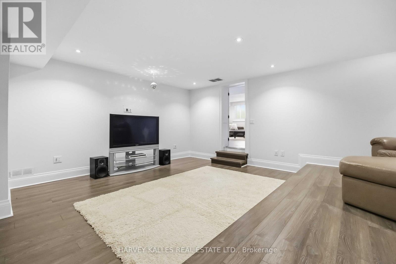 27 Ashley Park Road, Toronto, Ontario  M9A 4C9 - Photo 35 - W13093292