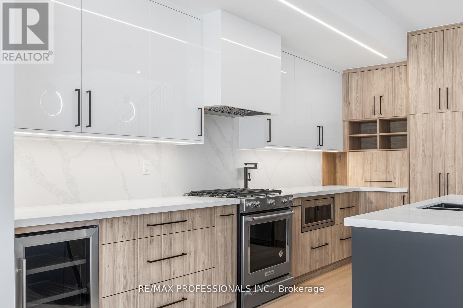 84 Twenty Ninth Street, Toronto, Ontario  M8W 3B1 - Photo 13 - W13093294