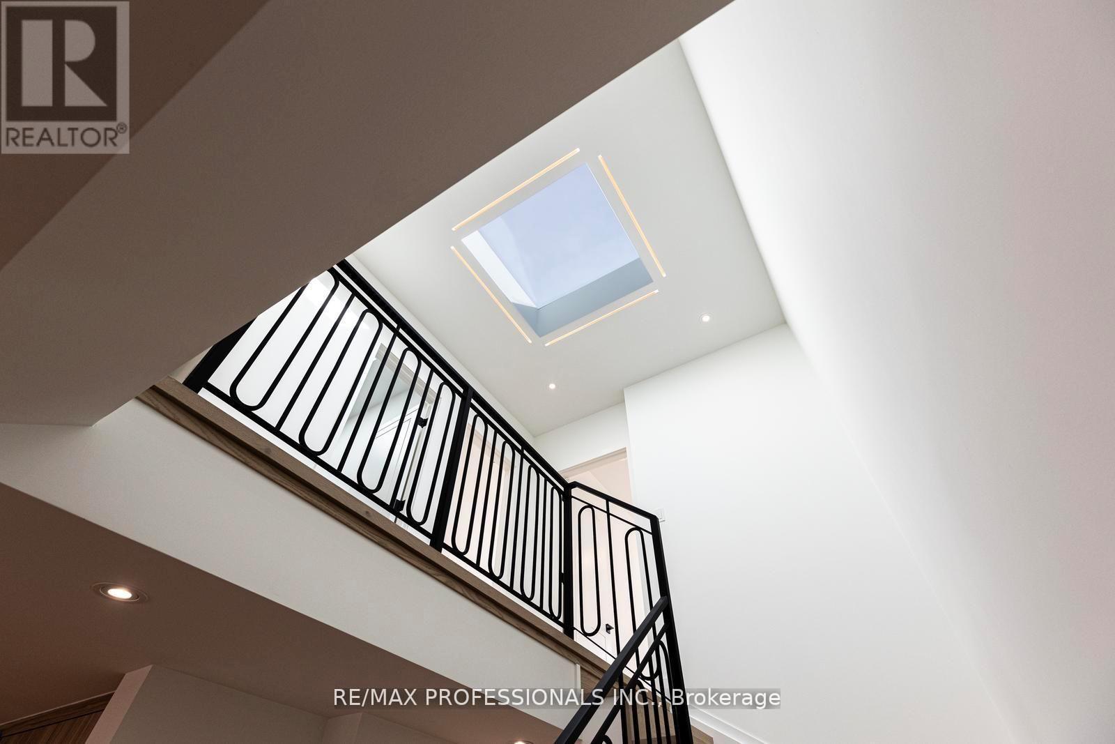84 Twenty Ninth Street, Toronto, Ontario  M8W 3B1 - Photo 17 - W13093294