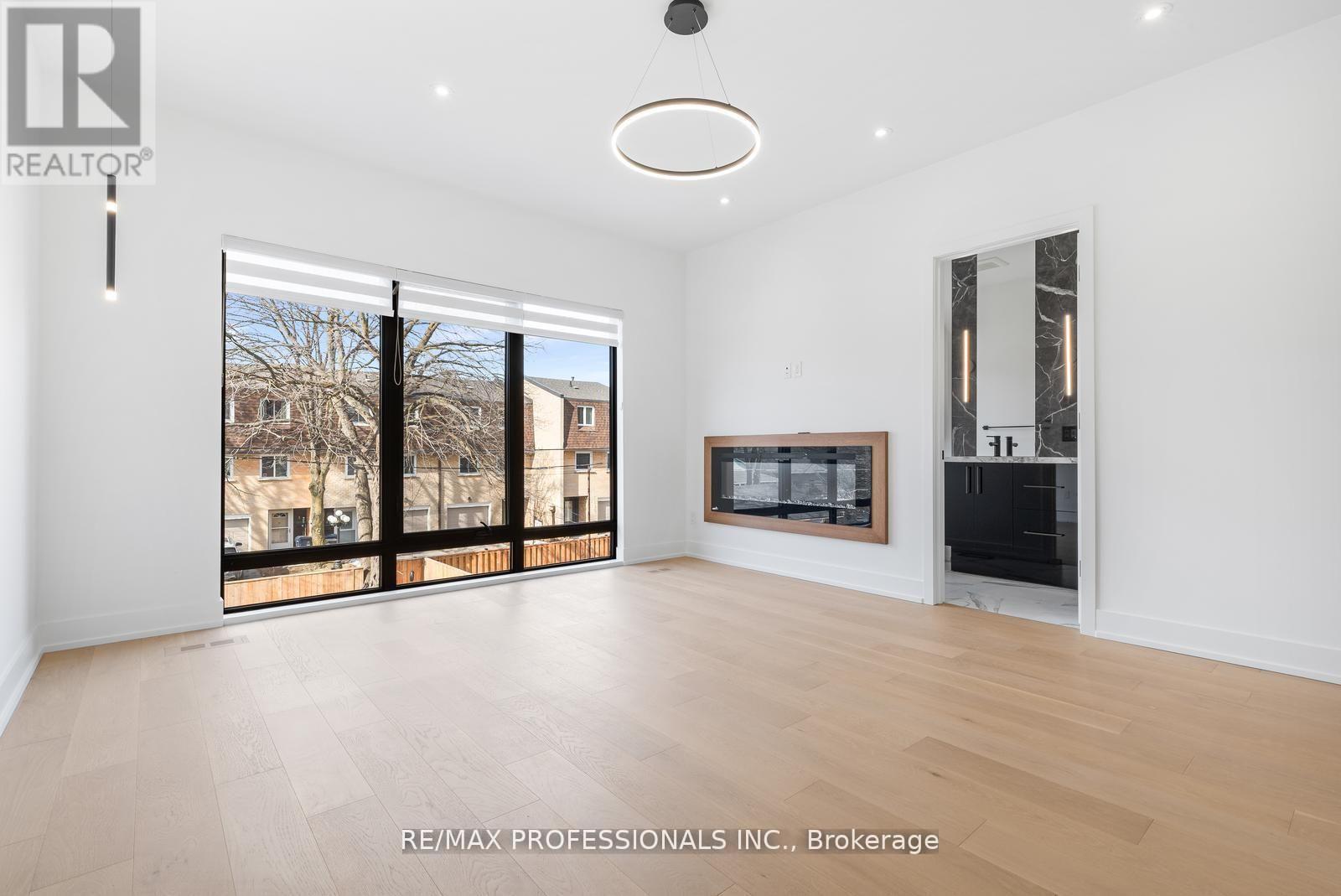 84 Twenty Ninth Street, Toronto, Ontario  M8W 3B1 - Photo 24 - W13093294