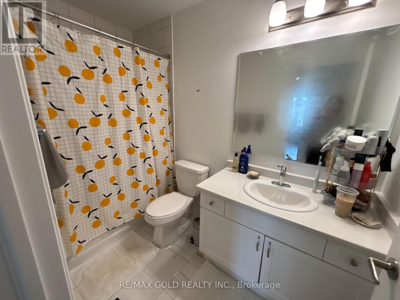 564 Bellflower Court, Milton, Ontario  L9E 1E4 - Photo 12 - W13092712