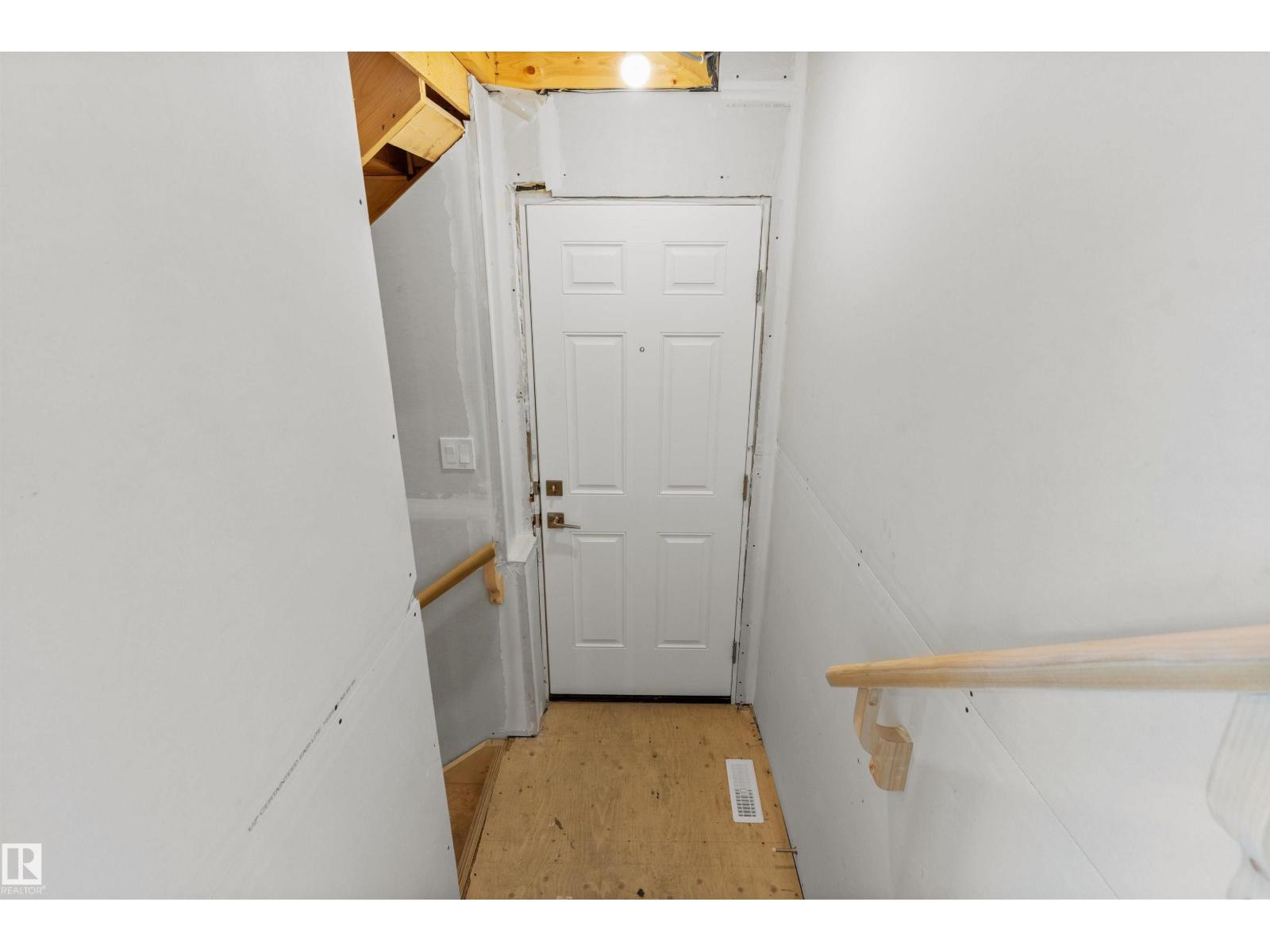 1056 14 Av Nw, Edmonton, Alberta  T6T 2W7 - Photo 31 - E4486081