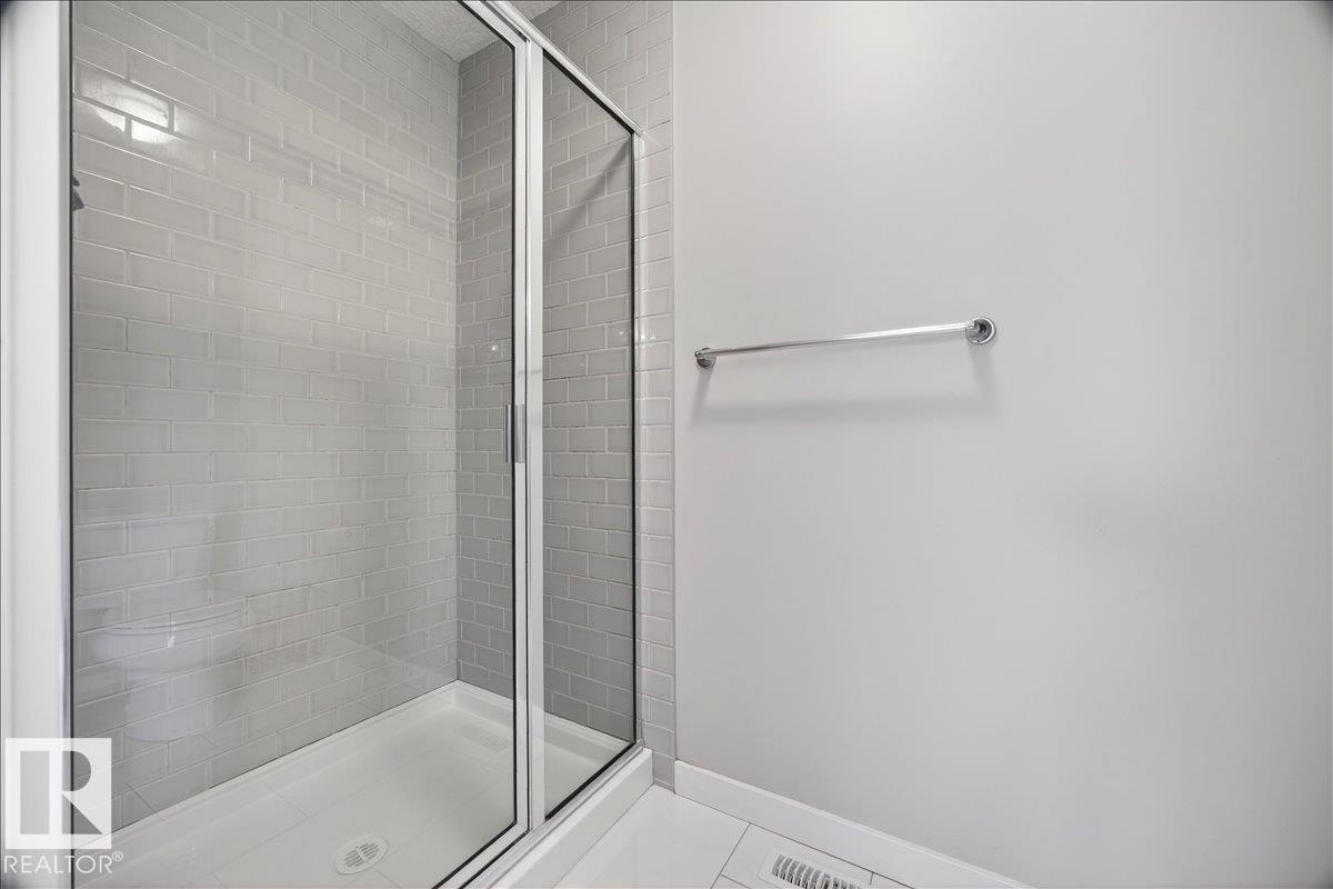 8048 18 Av Sw, Edmonton, Alberta  T6X 0Z8 - Photo 22 - E4486082
