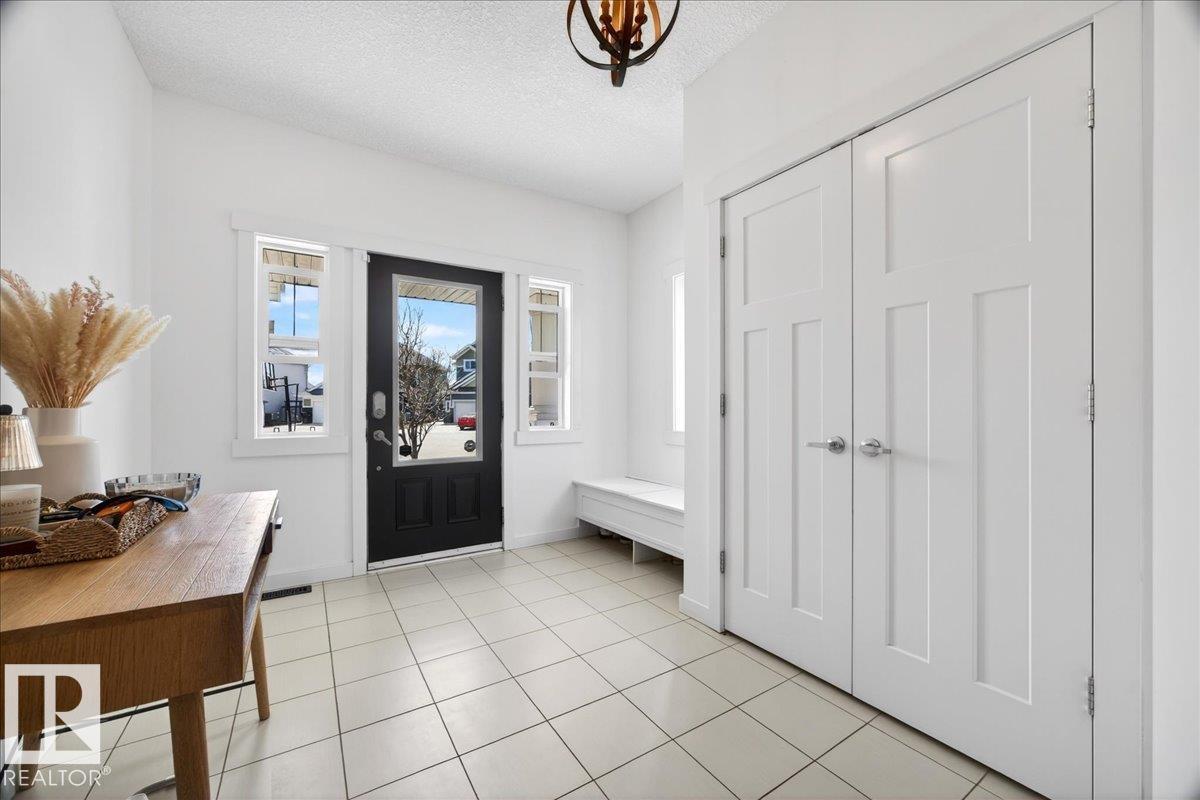 8048 18 Av Sw, Edmonton, Alberta  T6X 0Z8 - Photo 3 - E4486082
