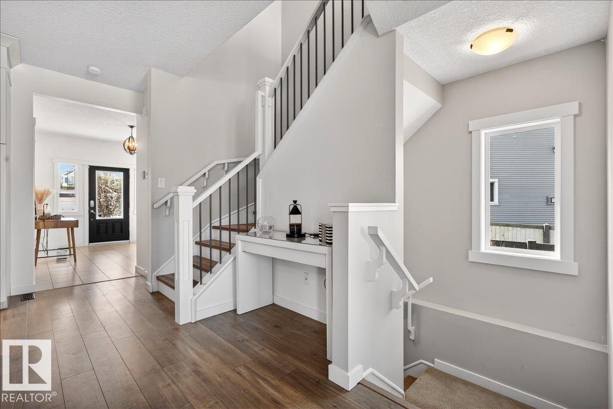 8048 18 Av Sw, Edmonton, Alberta  T6X 0Z8 - Photo 4 - E4486082