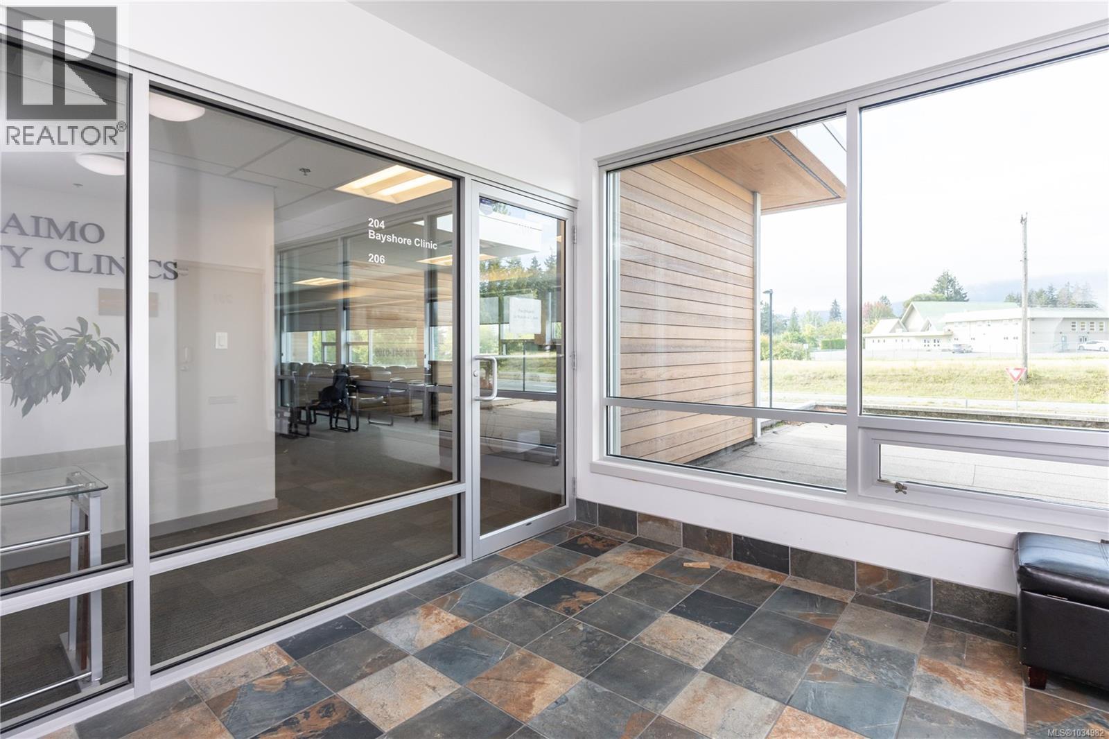 204 1650 Terminal Ave, Nanaimo, British Columbia  V9S 0A3 - Photo 4 - 1034982