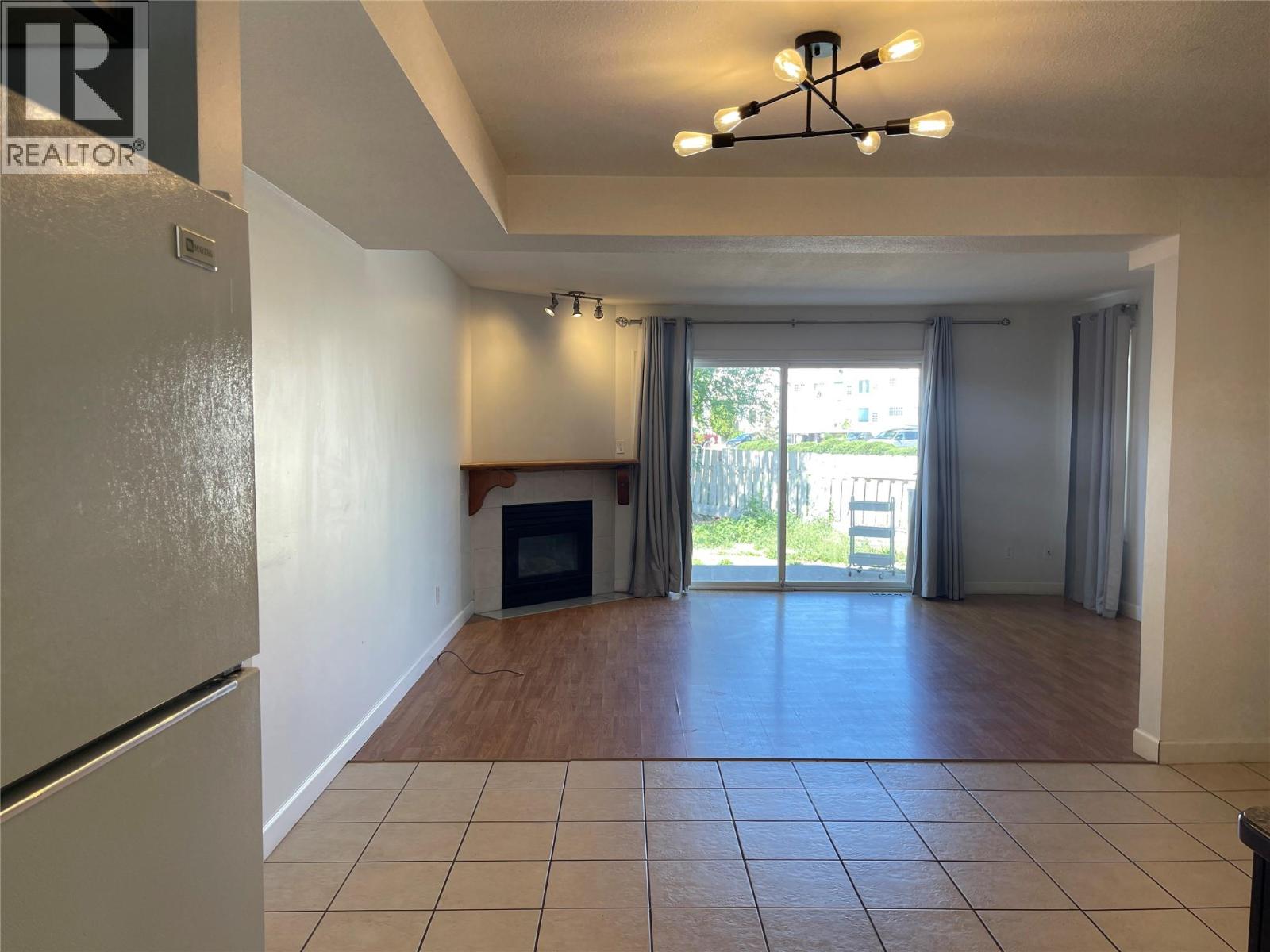 790 Holt Street Unit# 3, Kamloops, British Columbia  V2B 5G4 - Photo 4 - 10386037