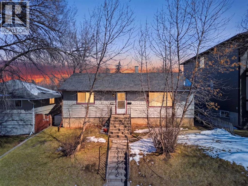 3218 29 Street SW, Calgary, Alberta