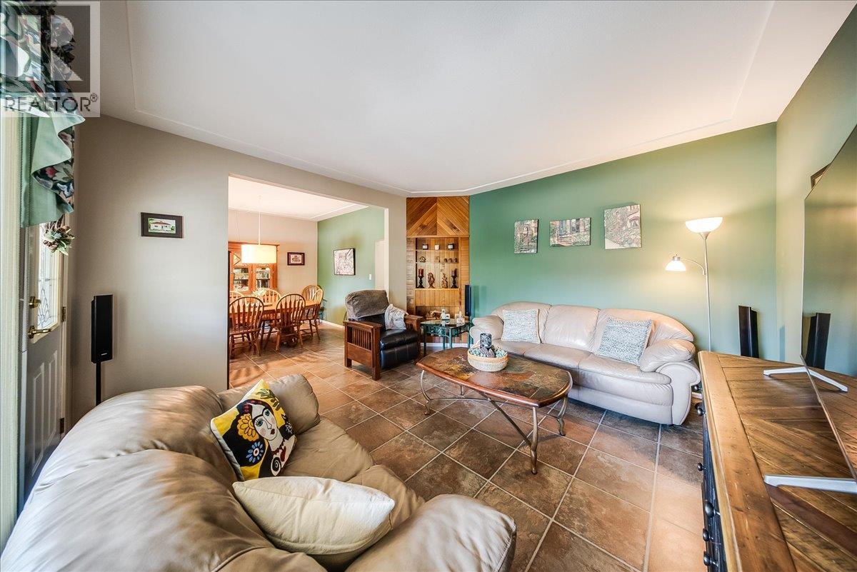 1239 Third Avenue, Trail, British Columbia  V1R 1P1 - Photo 12 - 10386250