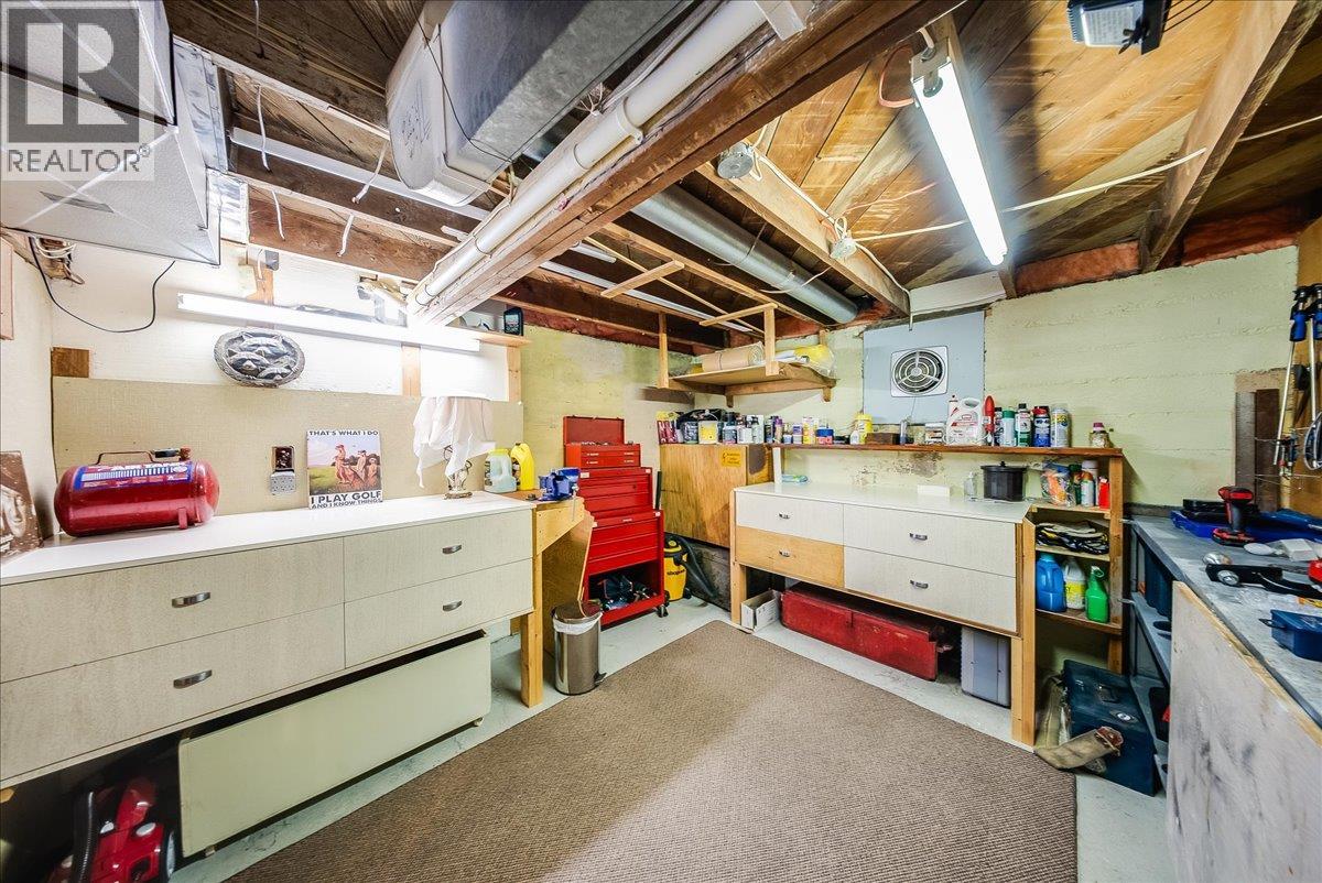 1239 Third Avenue, Trail, British Columbia  V1R 1P1 - Photo 37 - 10386250