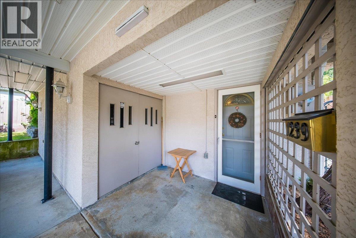 1239 Third Avenue, Trail, British Columbia  V1R 1P1 - Photo 45 - 10386250