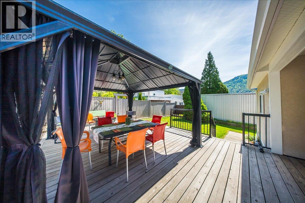 1239 Third Avenue, Trail, British Columbia  V1R 1P1 - Photo 61 - 10386250