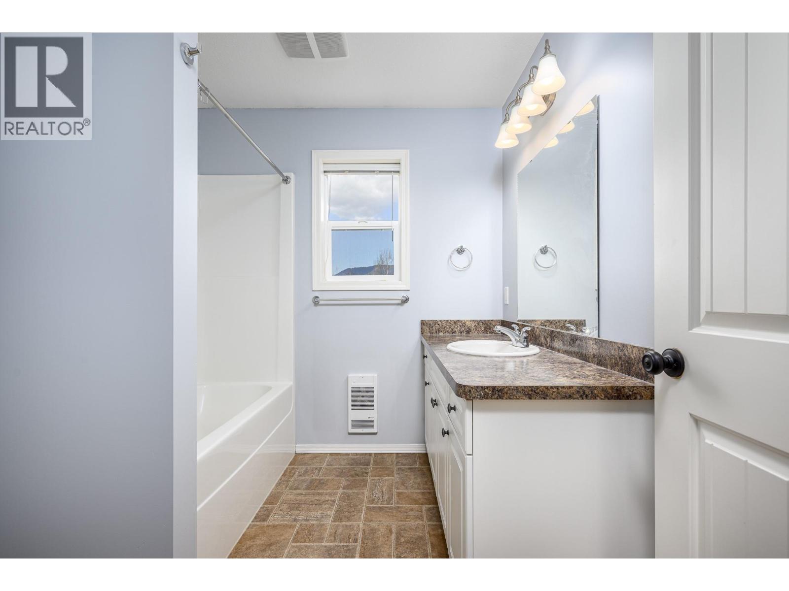 780 20 Street Ne Unit# 1-4, Salmon Arm, British Columbia  V1E 2K9 - Photo 25 - 10386172