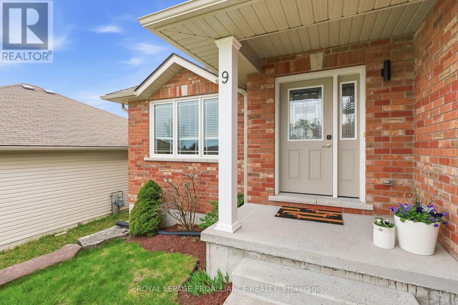 9 Mitchell Drive, Quinte West, Ontario  K0K 2C0 - Photo 4 - X13093392